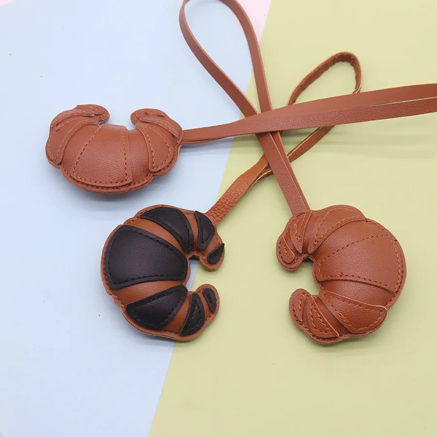 Handmade Croissant PU Leather Bag Charm KeyChain Kawaii Animal Bag Backpack Charms Couple Friend Jewelry Gift 251029