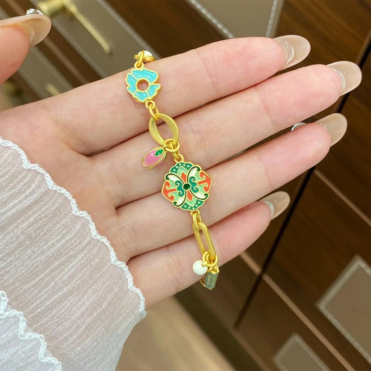 Fashion ChainLink Bracelets Women Peach Flower Enamel Charms Girl Bracelet Gold Color Adjust Wristband Jewelry 251024