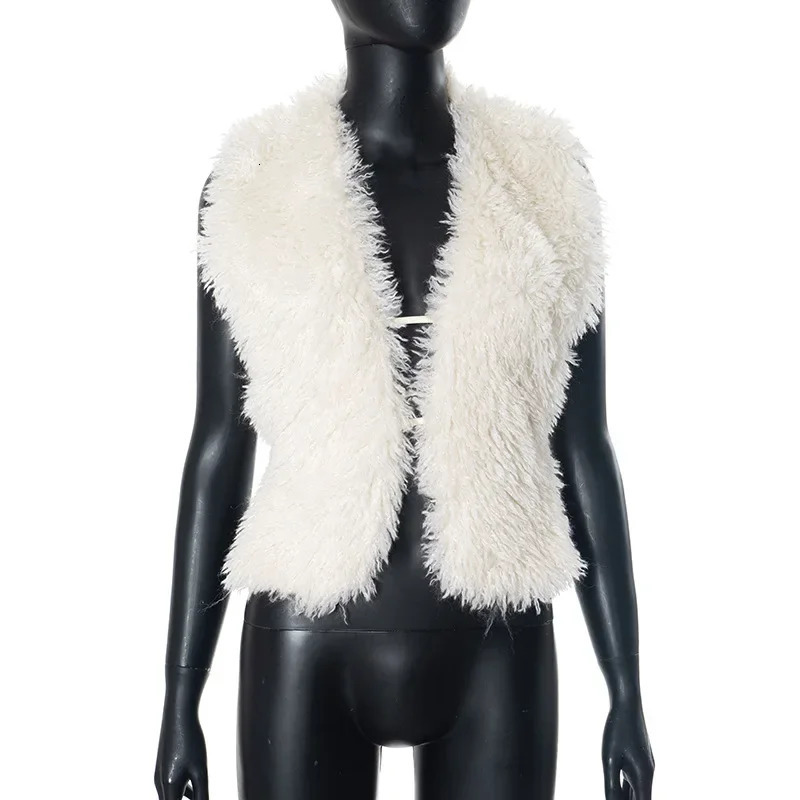 CMYAYA Women Vneck Sleeveless Tassel Tops Vests Coats 2025 Winter Fur Collar Halter Backless Keep Warm Wool Jackets Outcoat 251029