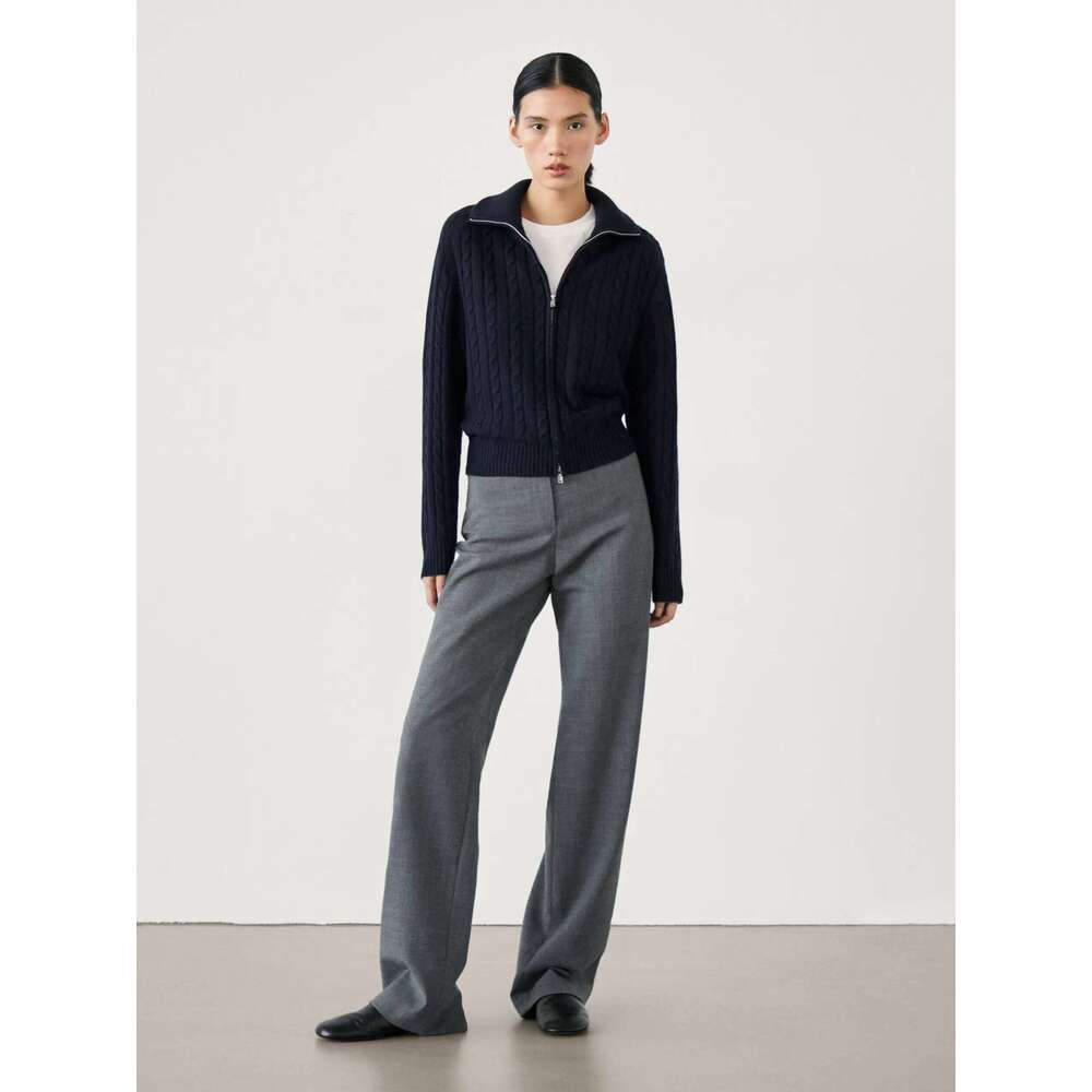 2025 Winter New Style Of Ladies' Casual Minimalist Figure-Hing Knitted Semi-High Neck Zipper Cardigan Women Sweater Designer Sweater Women
