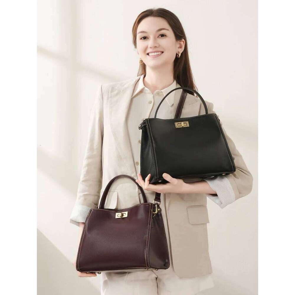 Top layer of cowhide retro women s Fashion commuter handbag High quality one shoulder crossbody bag
