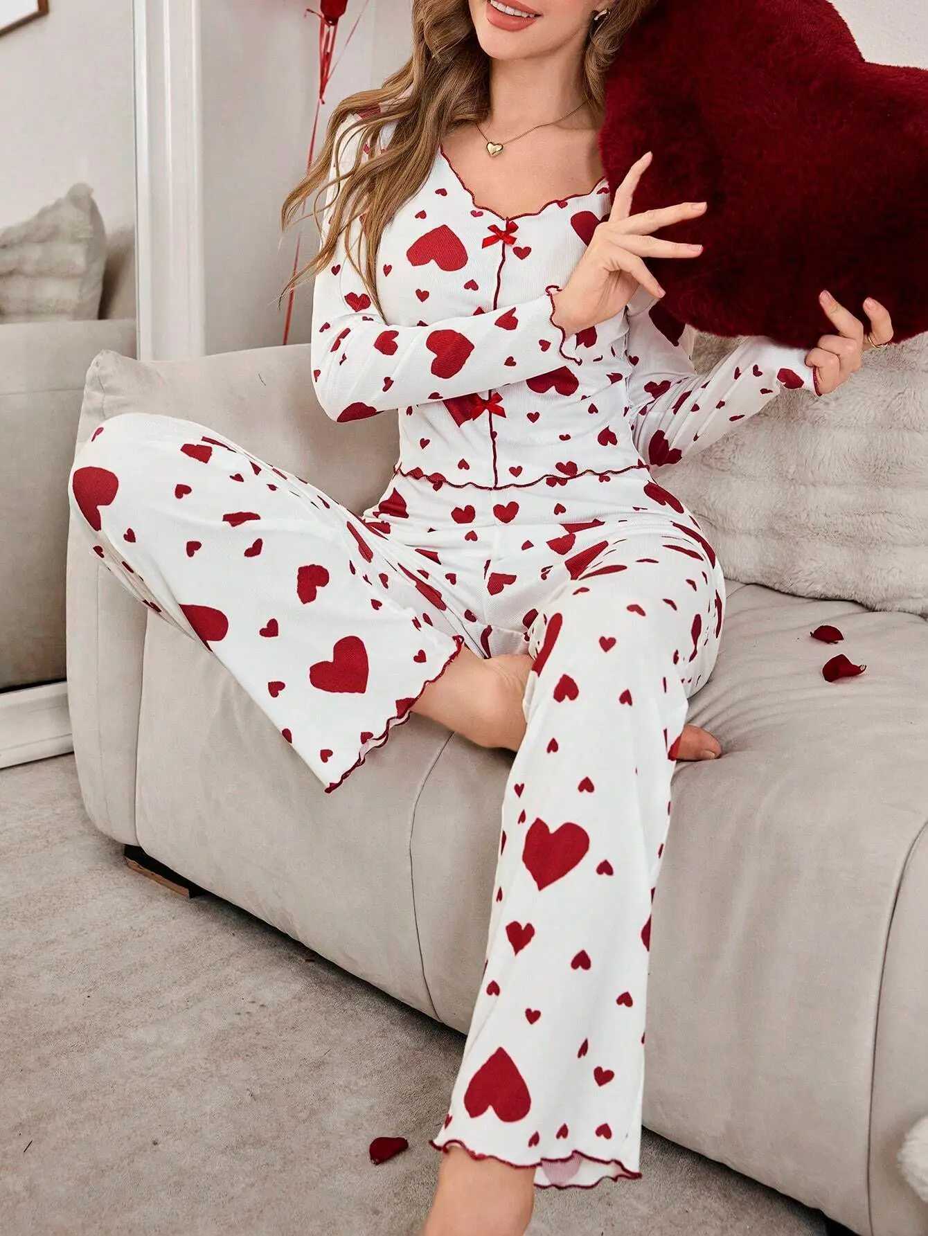 Autumn Winter Women Sleepwear 2 Pieces Pajamas Sets Heart Print Long Sleeve Tops with Trousers Set Pyjamas LoungewearT251029