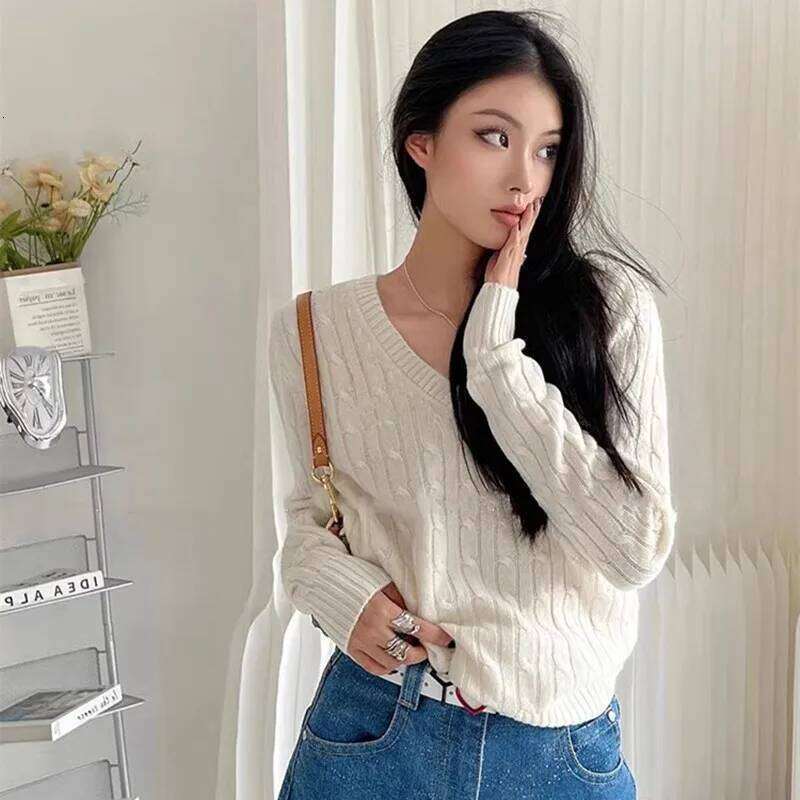 Brandy Women's Long Sleeve V-Neck Cable Knit Sweater Slim Fit Crop Top Navy Pullover Knitwear For Spring Fall Designer Sweater Women Bear Sweater