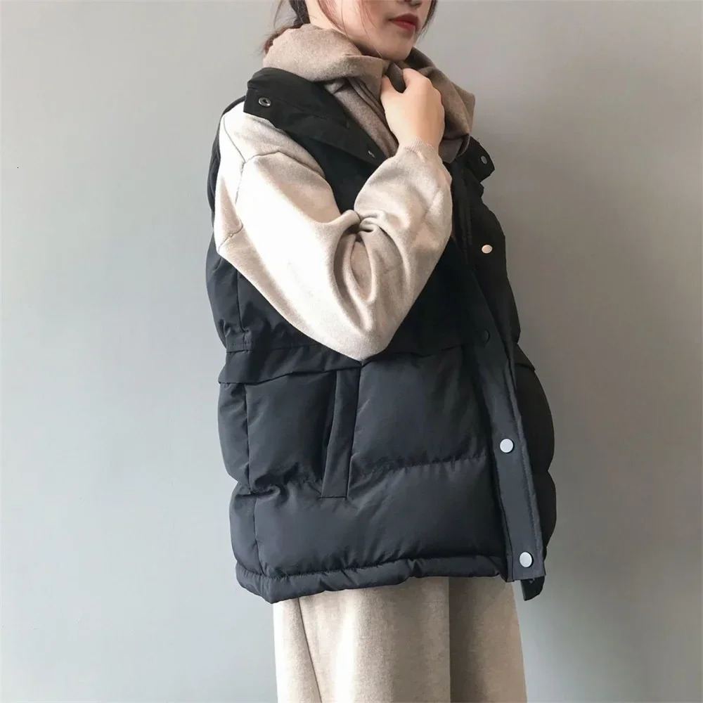 Fashion Stand Collar Sleeveless Jackets Casual Loose Down Cotton Vests Women Winter Parkas Warm Padded Oversize Waistcoat 251029