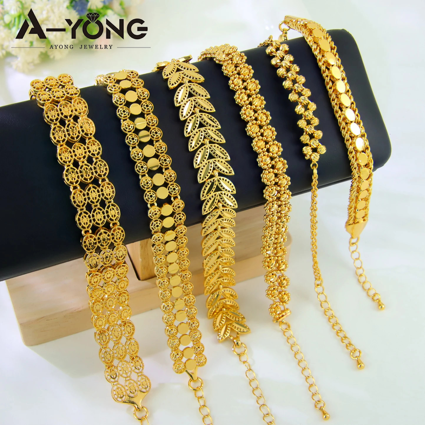 Dubai Gold Plated Bracelet 21k Gold Color Muslim Women Lucky Charm Bangles Oman Saudi Bridal Event Party Jewelry 251028