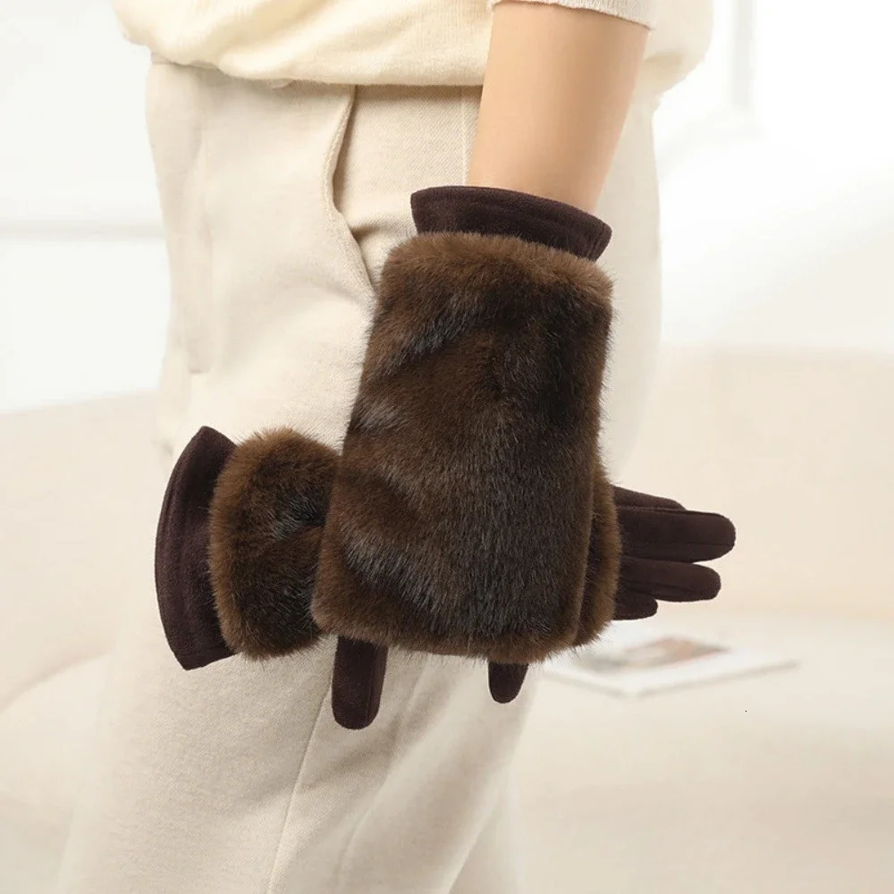 Womens autumn and winter rabbit fur gloves plus velvet thickened windproof and warm riding coldproof touch screen suede gloves 251029