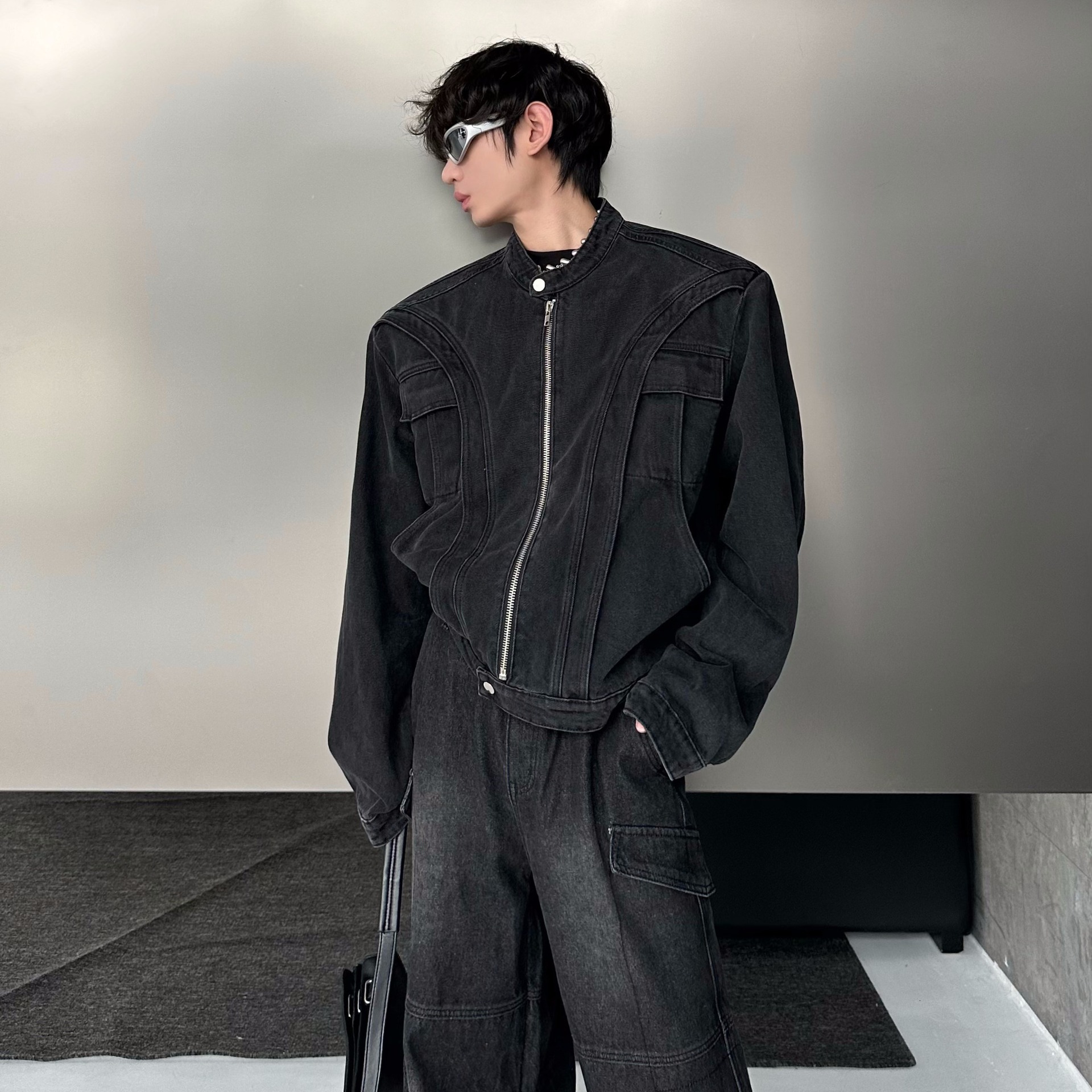 2025 New American Style Short Designer Jacket Denim Jacket For Men, High-end Cool Niche Designer Men's Clothing With Shoulder Pads Denim Jacket