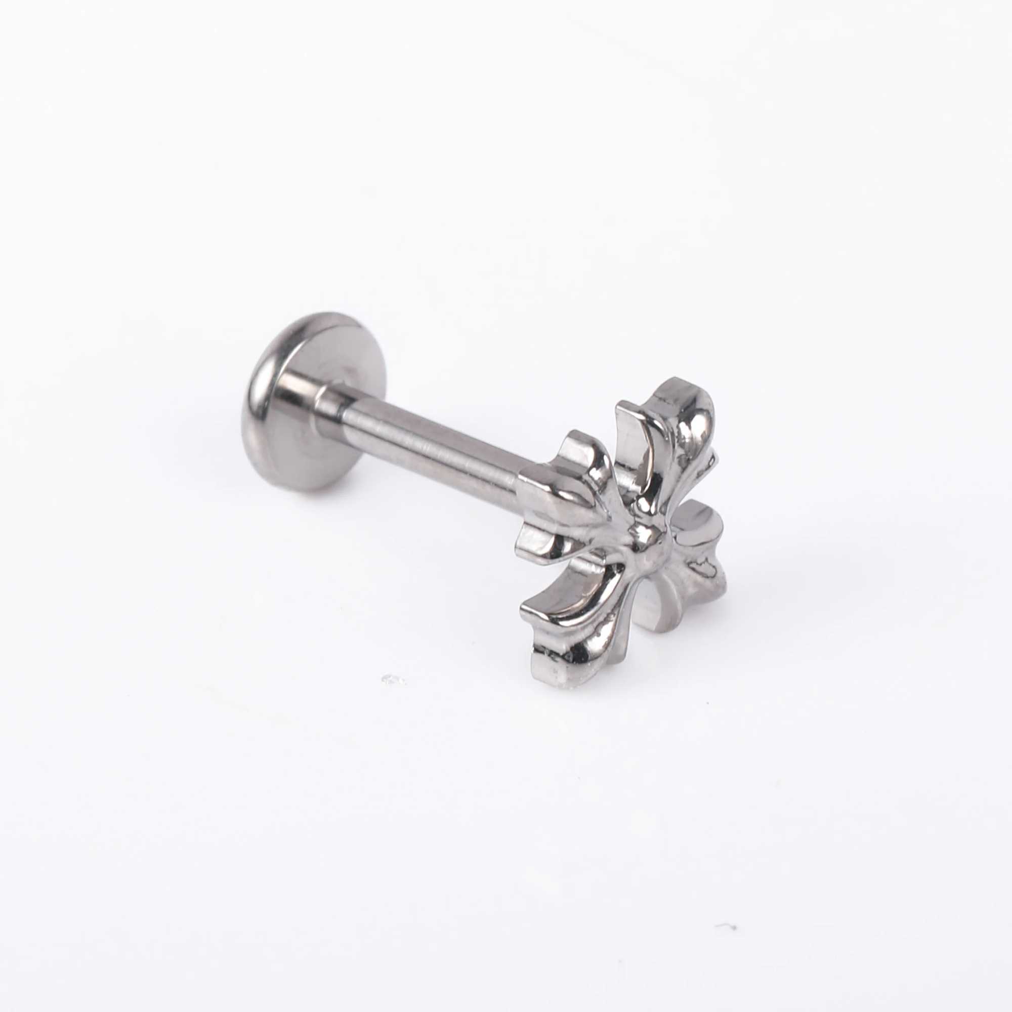 1 Piece of Titanium G23 Crowe Heart Small and Exquisite Versatile Cold Style Lip Lip Ring Ear Bone BoDY Piercing JewelryW251029