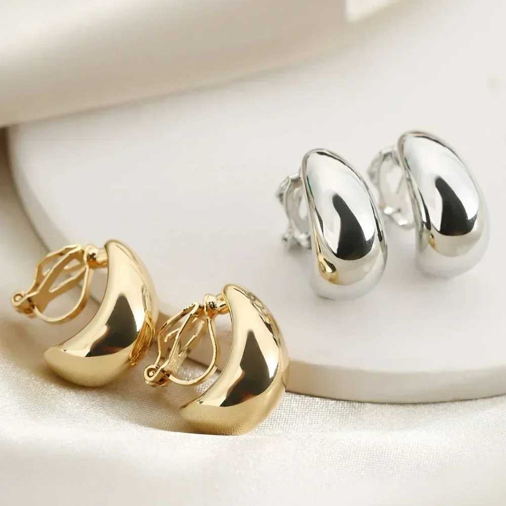 New French Light Luxury Droplet Shaped Ear Clip with No Ear Holes High Grade Simple and Smooth Female Earrings AccessoriesW251029
