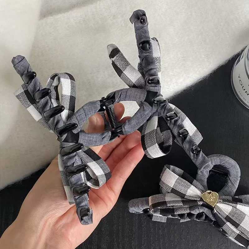 1PC Fashionable New Style Highgrade Suit Gray Handwrapped Fabric Shark Clip with Black and White Plaid Bowknot Claw ClipW251028