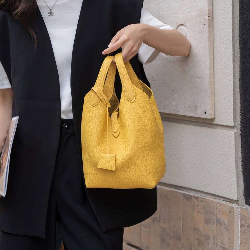 Genuine Leather Bucket New Niche Design First Layer Cowhide Large Capacity Single-Shoulder Crossbody Bag Women Handbag 251029