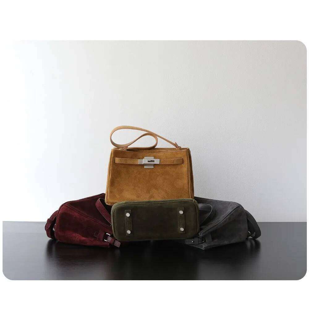 Niche Light High Sense Retro Suede Casual Cashmere Small Square Single Shoulder Messenger Bag Commuting Temperament