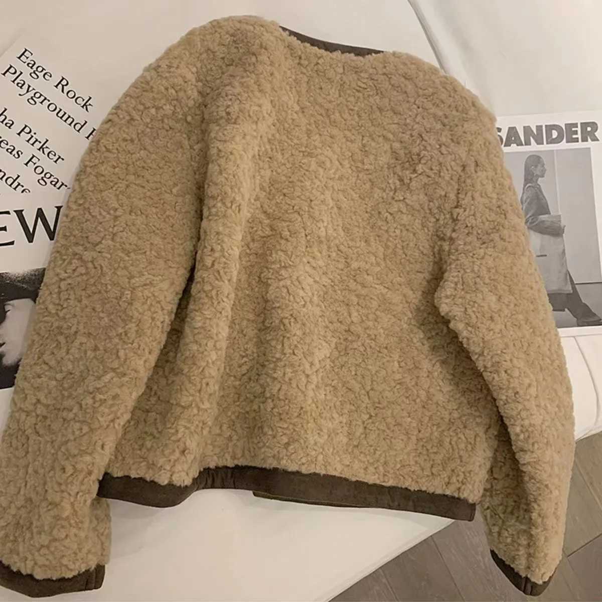 Tweed Style Lamb Wool Jacket WOMens ThickeNed Color Blocking Leather Integrated Sheep Velvet Short Jacket Crew Neck Y251105