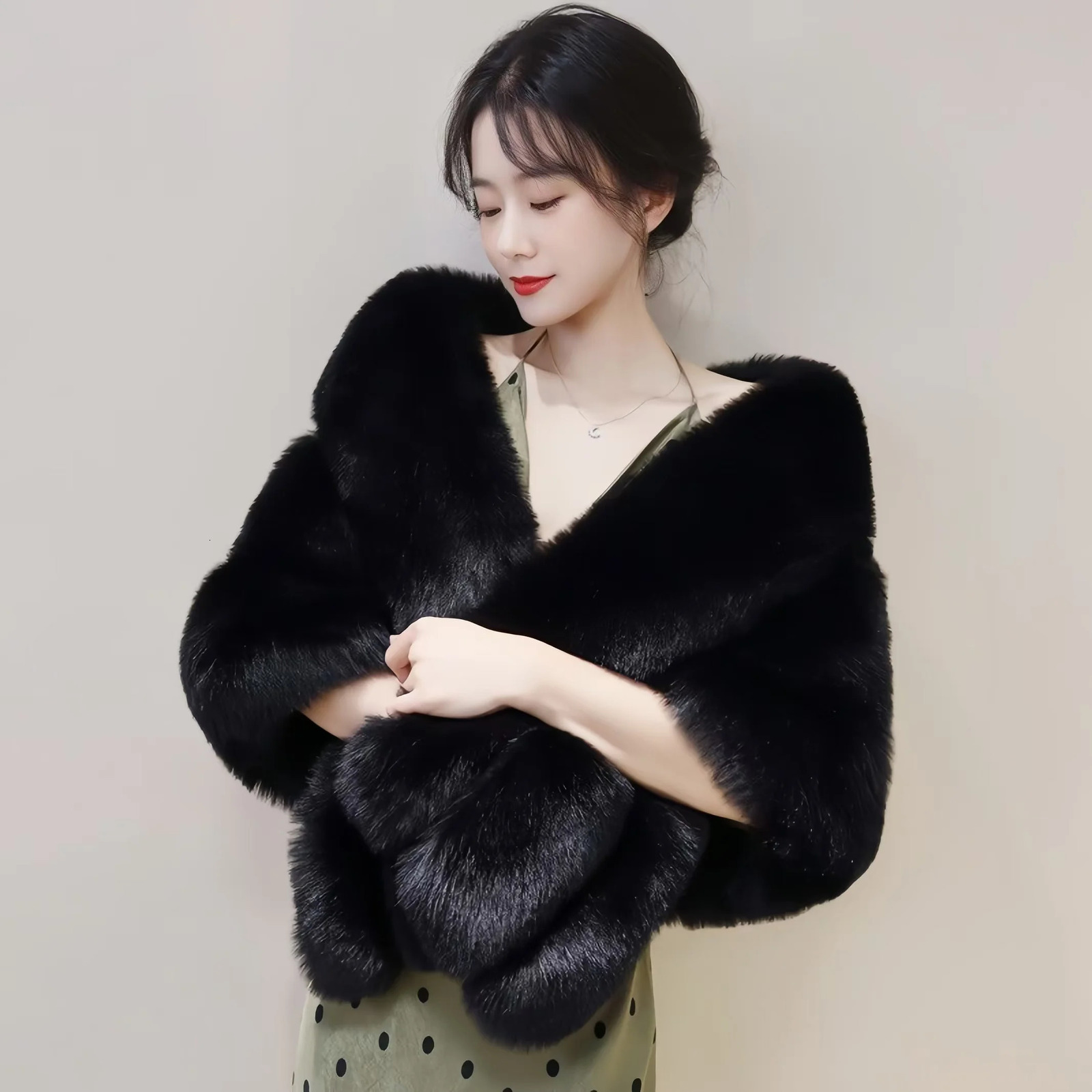 Autumn Women Open Stitch Solid Color Shawls with Faux Fur Flocking Short Cape Female Winter Pashmina Wraps 251029