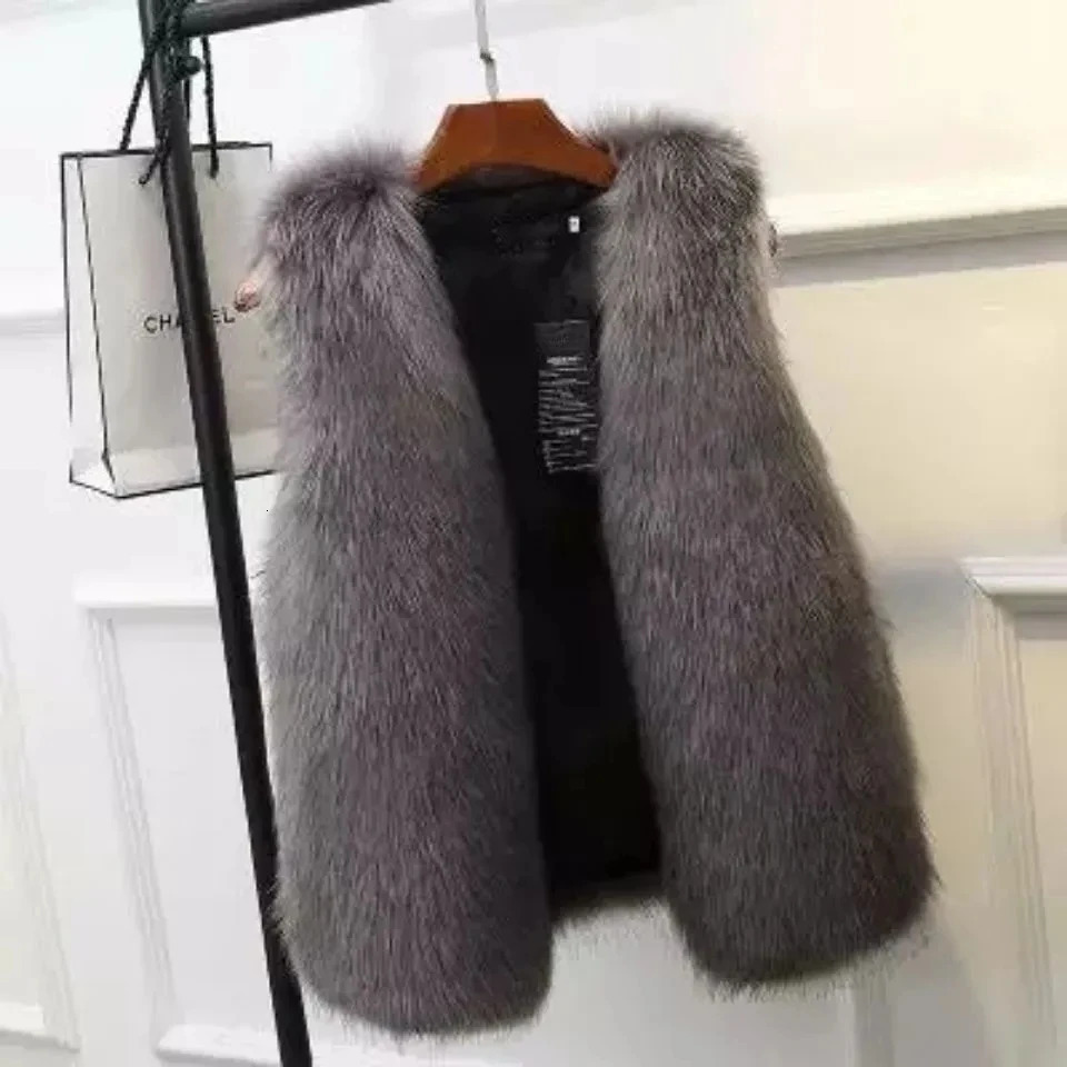 Womens Fur Vest Female Waistcoat Faux Fox Fur Overcoat Winter Jackets Large Size Thickened Warm Sleeveless Outwear Top 251029
