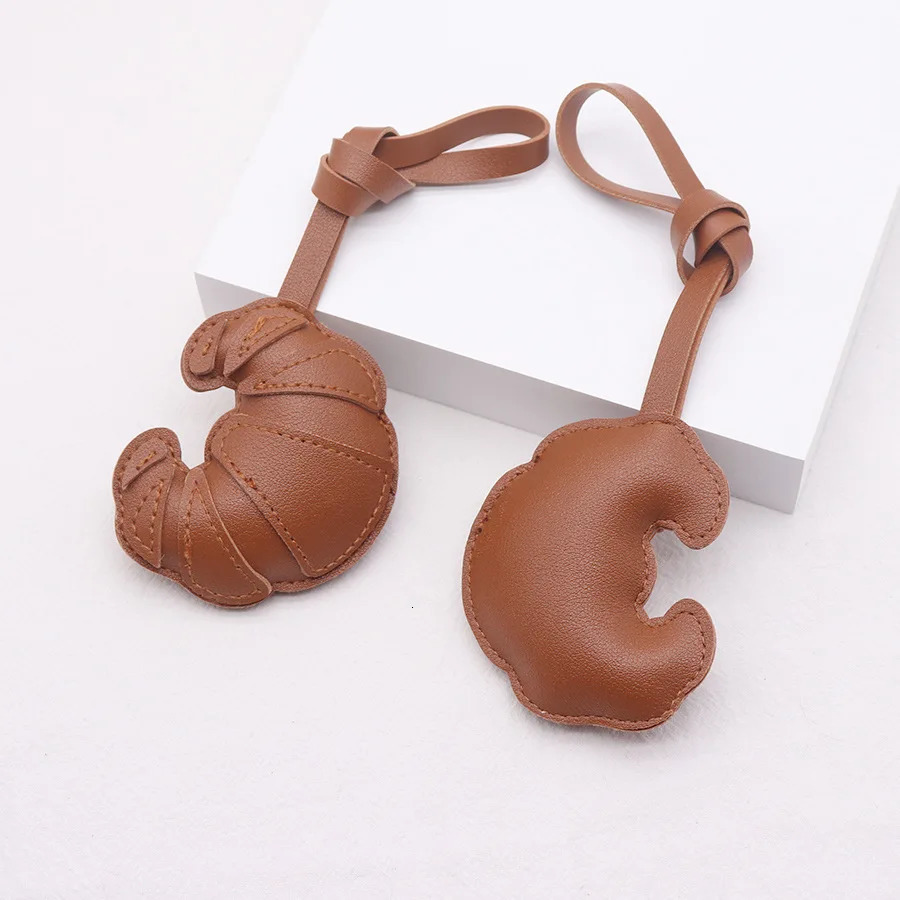 Handmade Croissant PU Leather Bag Charm KeyChain Kawaii Animal Bag Backpack Charms Couple Friend Jewelry Gift 251029