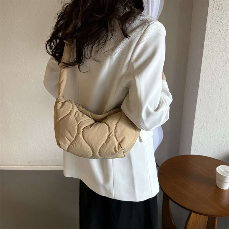 Designer bag Trendy for Women 2023 New Korean Niche Design Single Shoulder Crossbody Down Large Capacity Embroidered Dumpling Bag
