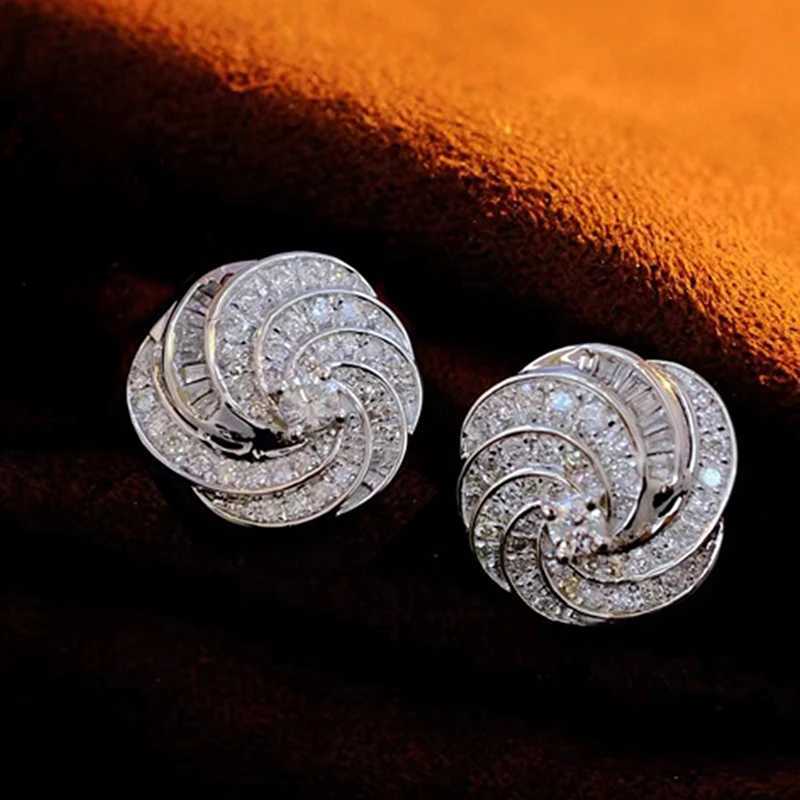 Huitan Circle Design Stud Earrings Full Paved Dazzling CZ Luxury Silver Color Women Earrings Wedding Fashion Versatile JewelryW251029