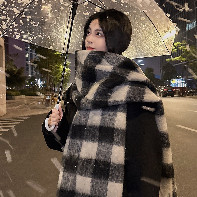 Mint Green Scarf Autumn And Winter Female Atmosphere Feeling Plush Thickened Warm Send Girls Shawl New Style 2025s hot
