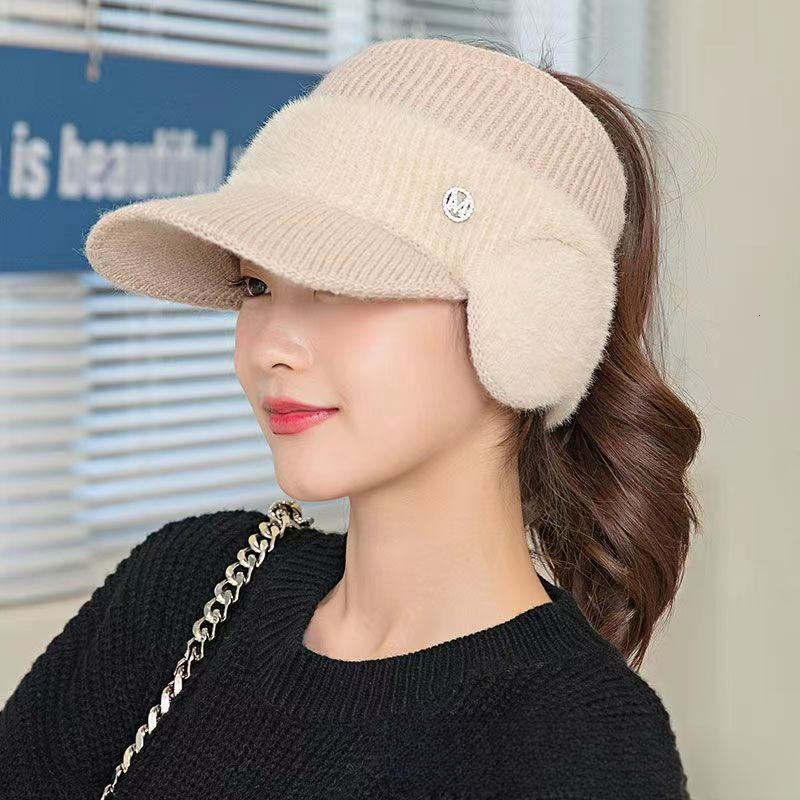 Ear Protection Duckbill Cap for Women, Autumn and Winter Cold-Proof Knitted New Style Open-Top Fashionable Wool Cycling Hat, Face-Slimming