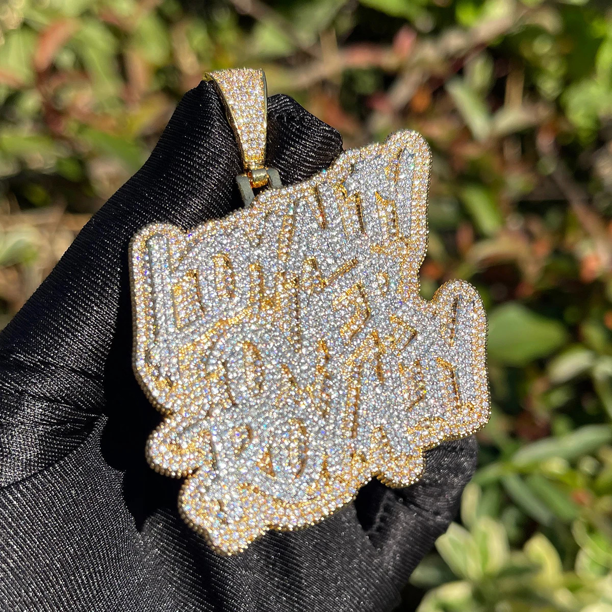 Bubble Letter Iced Out Bling CZ Loyalty Over Royalty Pendant Necklace Cubic Zirconia Two Tone Color Charm Men HipHop Jewelry 251029