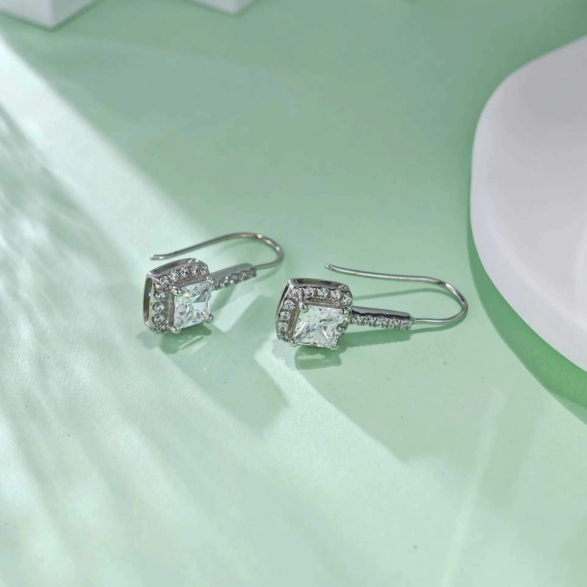 PT950 Platinum Dangle Earrings for Women 1Ct CushionCut 4Prong Halo Design Elegant CelebrityInspired Sweet JewelryW251029