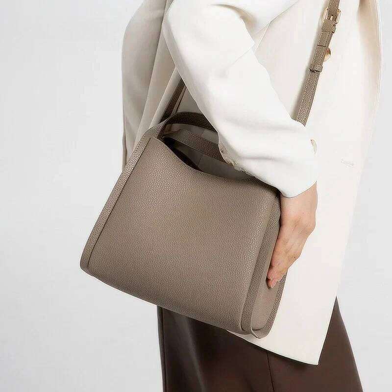 Women Cow Genuine Leather Shoulder Bag Female Fashion Cowhide Designer Handbags Lady Commuting Large Capacity Bucket Bags