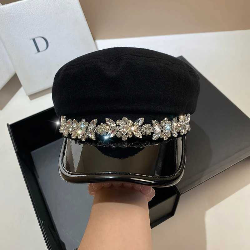 New Paris Fashion Spring Newsboy Caps Women Woolen Light Luxury Diamond Caps Baker Boy Cap Navy Hat Casual Octagonal Hat Berets