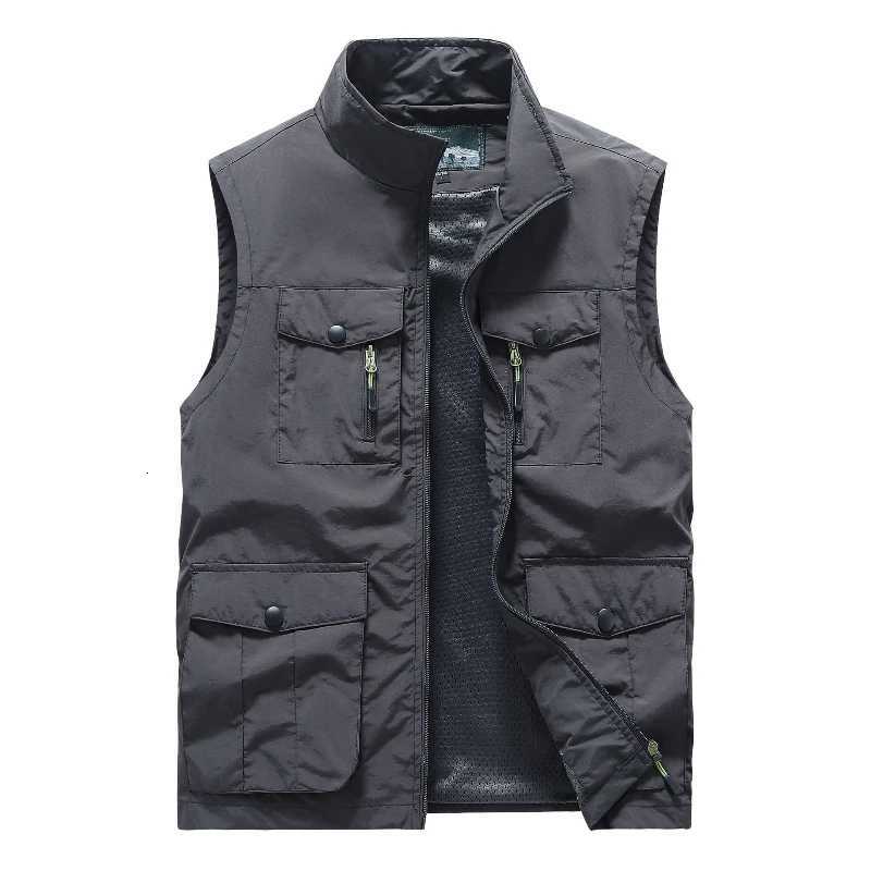 Mens fishing vest multi pocket workwear vest spring and summer multifunctional American outdoor leisure mountaineering vest W251029