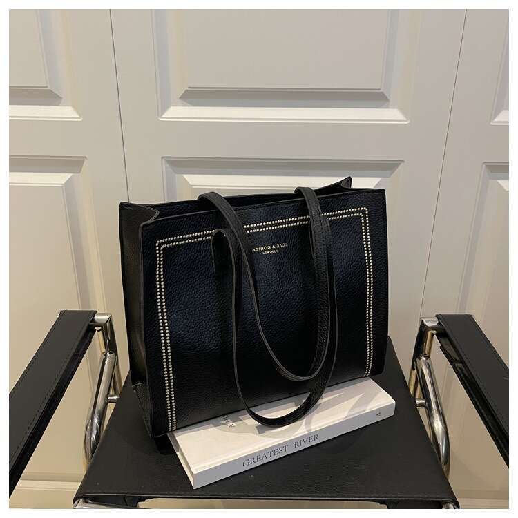 Designer bag Large Capacity Tote for Women 2025 New Fashion Simple Shoulder Casual Commuter Underarm Bag