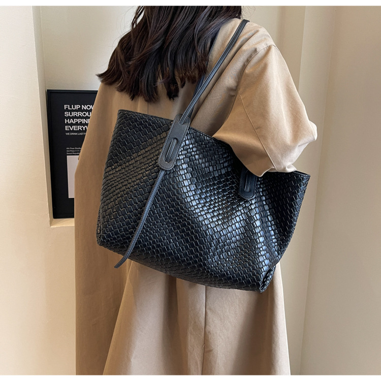 Quilted Tote Large Women, Designer Style Leather Travel Bag, Spacious Shoulder Bag For Work, Beach, Or Laptop Women, , Work, Beach,