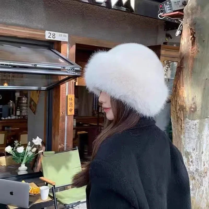 2025 Mongolian Hat Womens Cotton Hat Warm and Eyecatching Versatile Ear Protection Water Bucket Plush Basin Hat 251029
