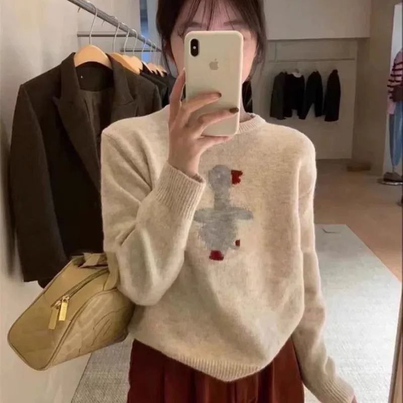 Womens wool sweater highend Oneck embroidered pullover sweater autumn and winter loose fashion shirt casual warm knit top 251029