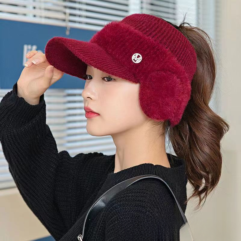 Ear Protection Duckbill Cap for Women, Autumn and Winter Cold-Proof Knitted New Style Open-Top Fashionable Wool Cycling Hat, Face-Slimming
