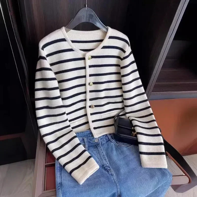 Women Spring Autumn Sweaters Oneck Stripe Knitted Cardigan Fashion Long Sleeve Casual Short Tops Korean Oversized Sweater 251029