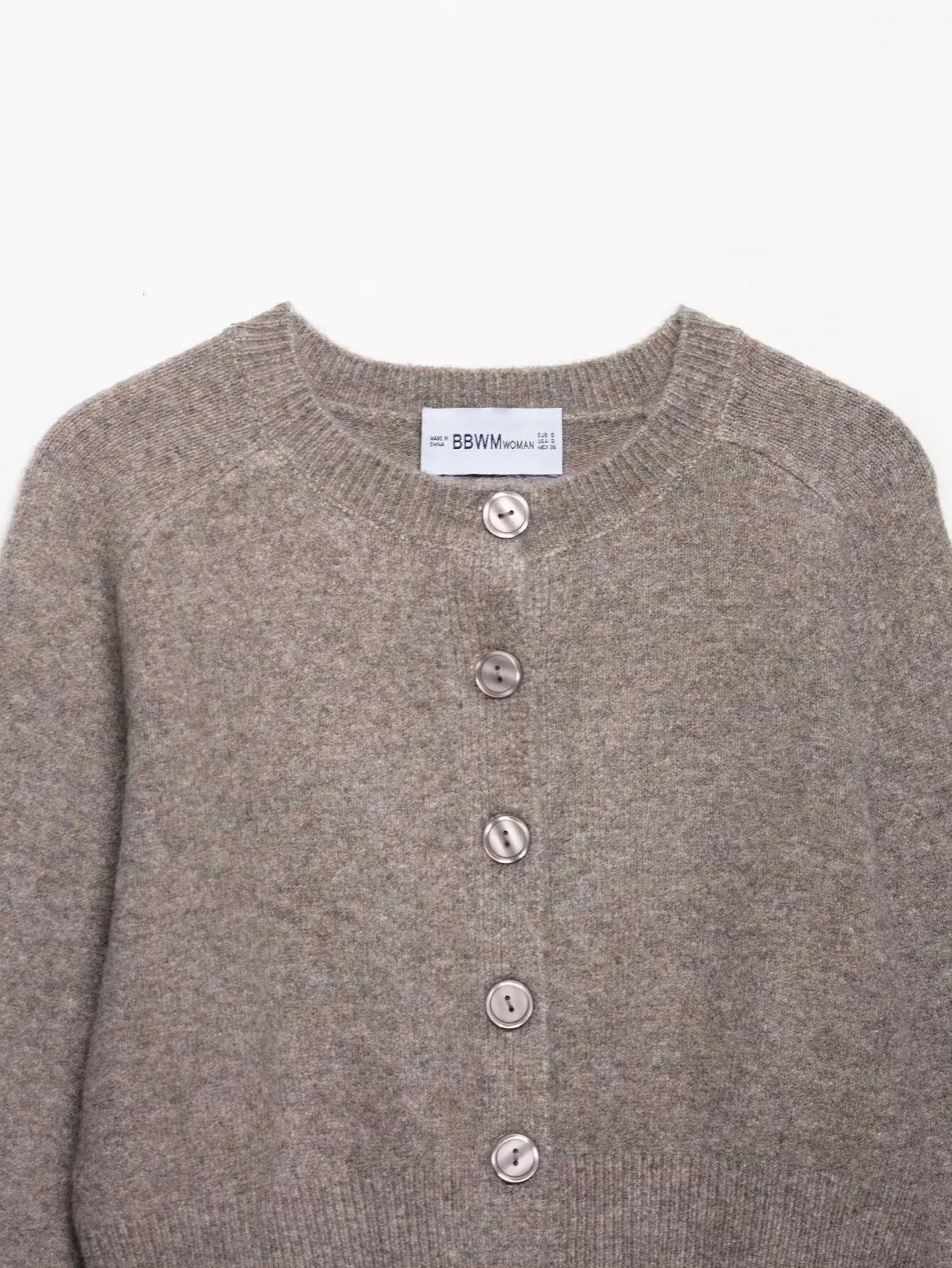 New womens versatile single breasted soft long sleeved round neck knitted jacket fashionable versatile sweaterT251028