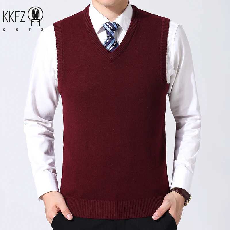 2024 Autumn Winter New Mens Solid Color Vneck Knitted Vest Casual Fashion Warm Sweater Versatile Top W251029