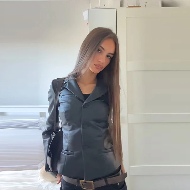Fashionable Black Short Leather Jacket Single Long sleeves Slim Fit PU Temperament Coat 2025 Autumn Female Street Outwear 251029
