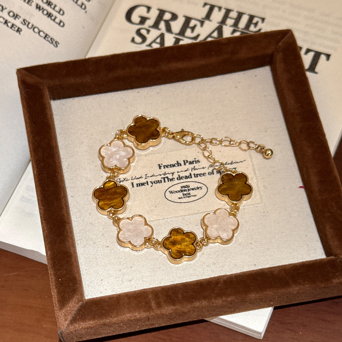 2025 New Oil Drop Flower Elegant Temperament High-end Feel Bracelet Light Niche Versatile Women's Jewelry