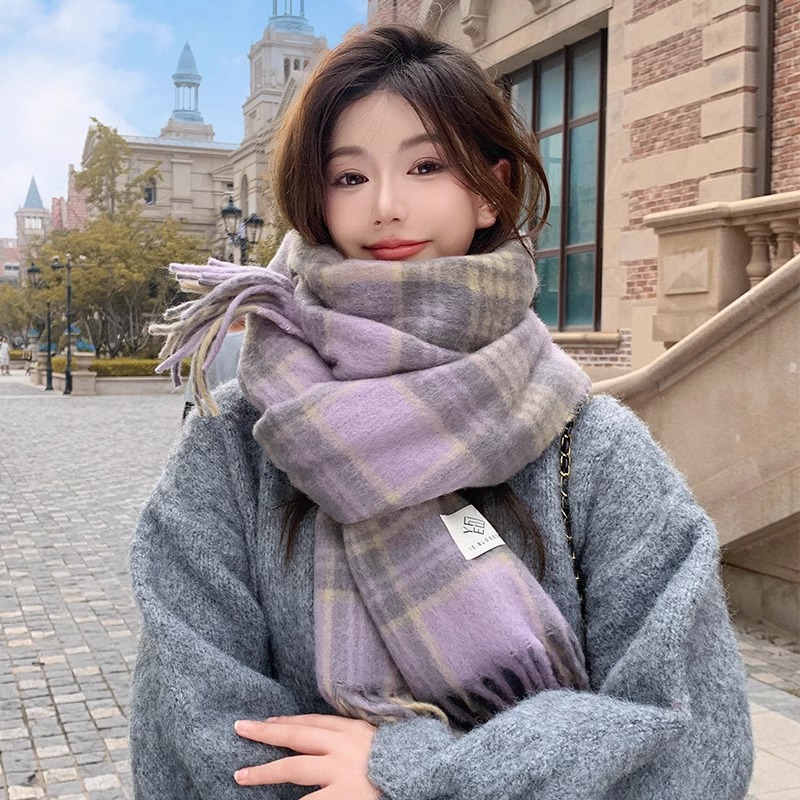 Mint Green Scarf Autumn And Winter Female Atmosphere Feeling Plush Thickened Warm Send Girls Shawl New Style 2025s hot