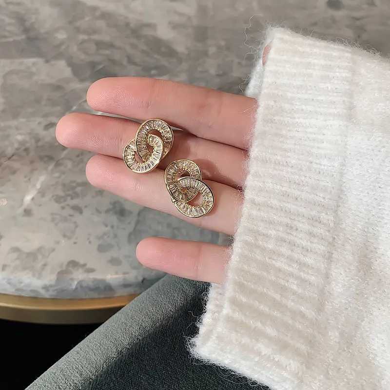 Luxury Zircon Circle Clasp Gold Colour Pendant Earrings For Woman Fashion Korean Jewelry 2020 New Party Girls Unusual EarringsW251029