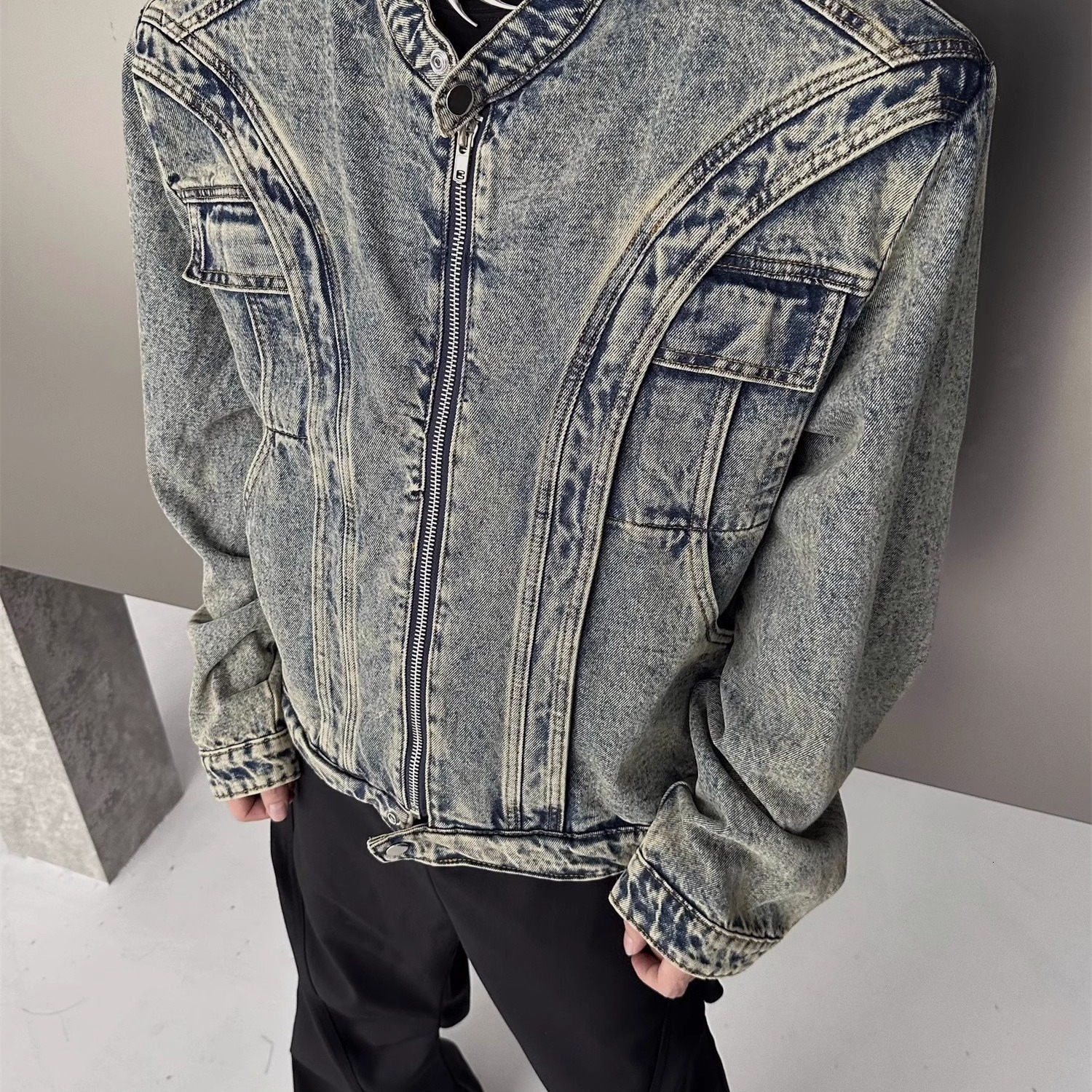 2025 New American Style Short Designer Jacket Denim Jacket For Men, High-end Cool Niche Designer Men's Clothing With Shoulder Pads Denim Jacket