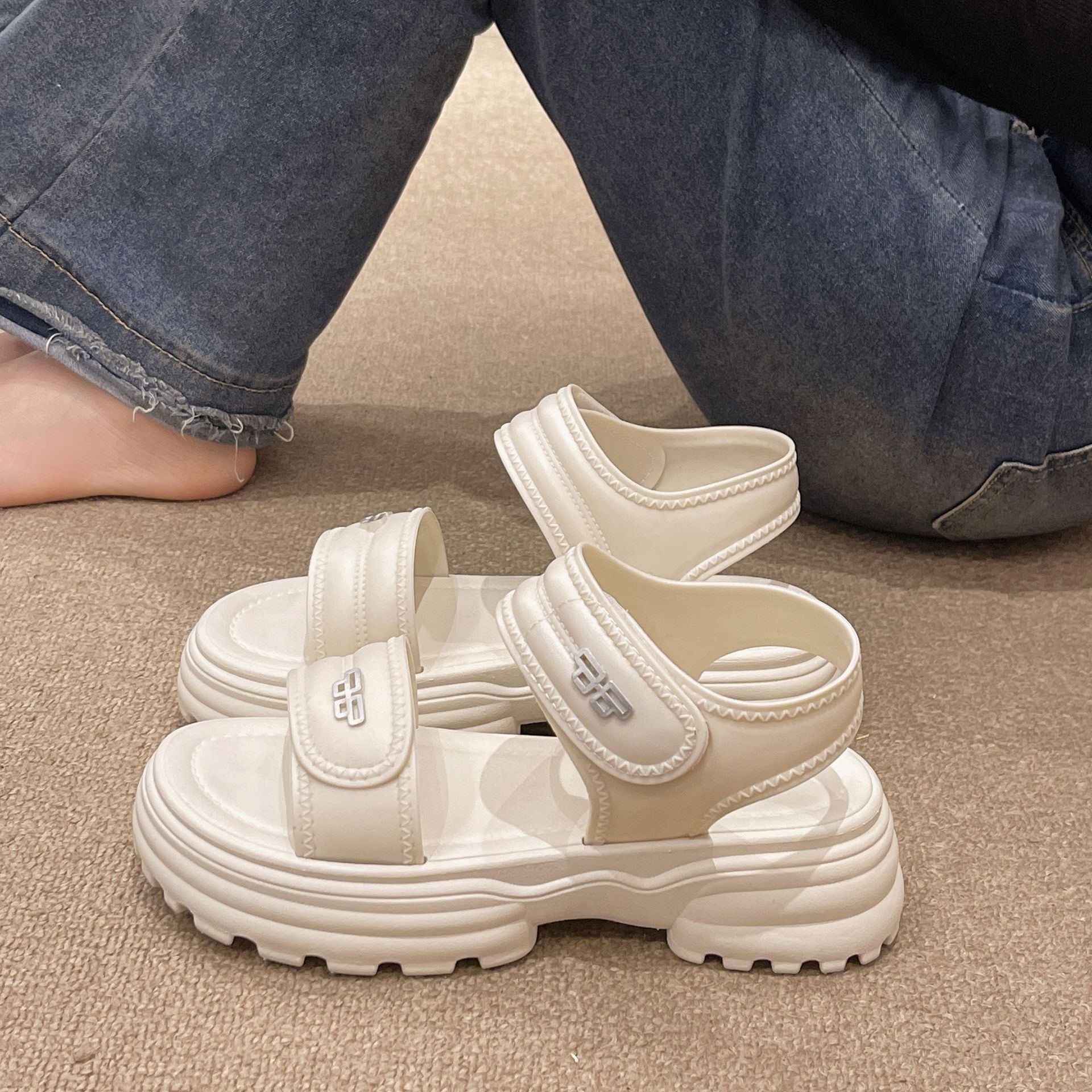 Free shipping Fashionable minimalist thick sole with sandals for women's design versatile for wearing with a wedge heel and height increasing san