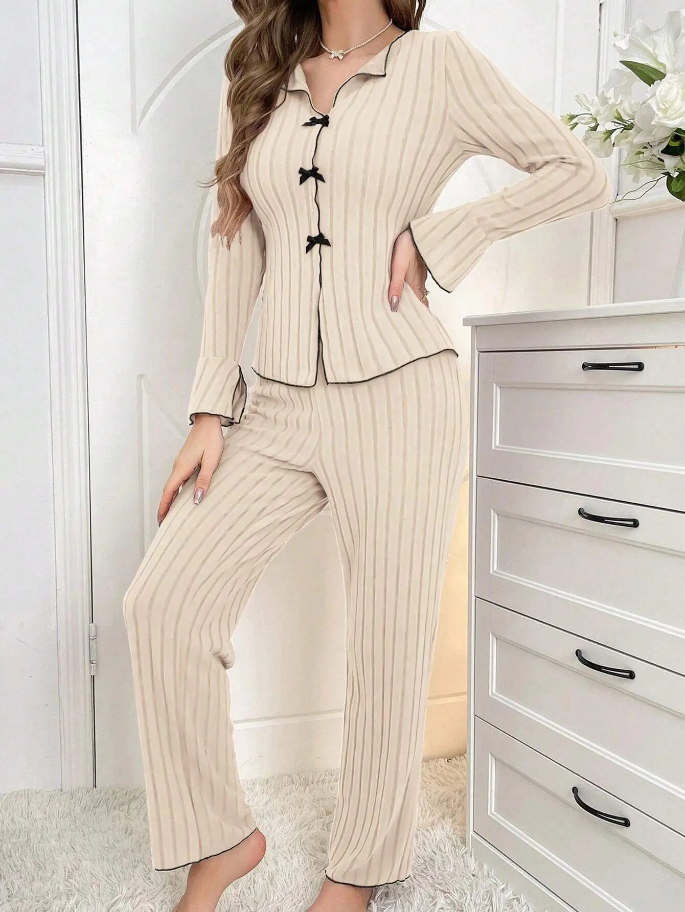 2025 Autumn Winter Warm Sleepwear Women Pajamas Set Lapel Bow Flannel Loose Long Sleeve Tshirt Tops and Trousers Home Suit 251029
