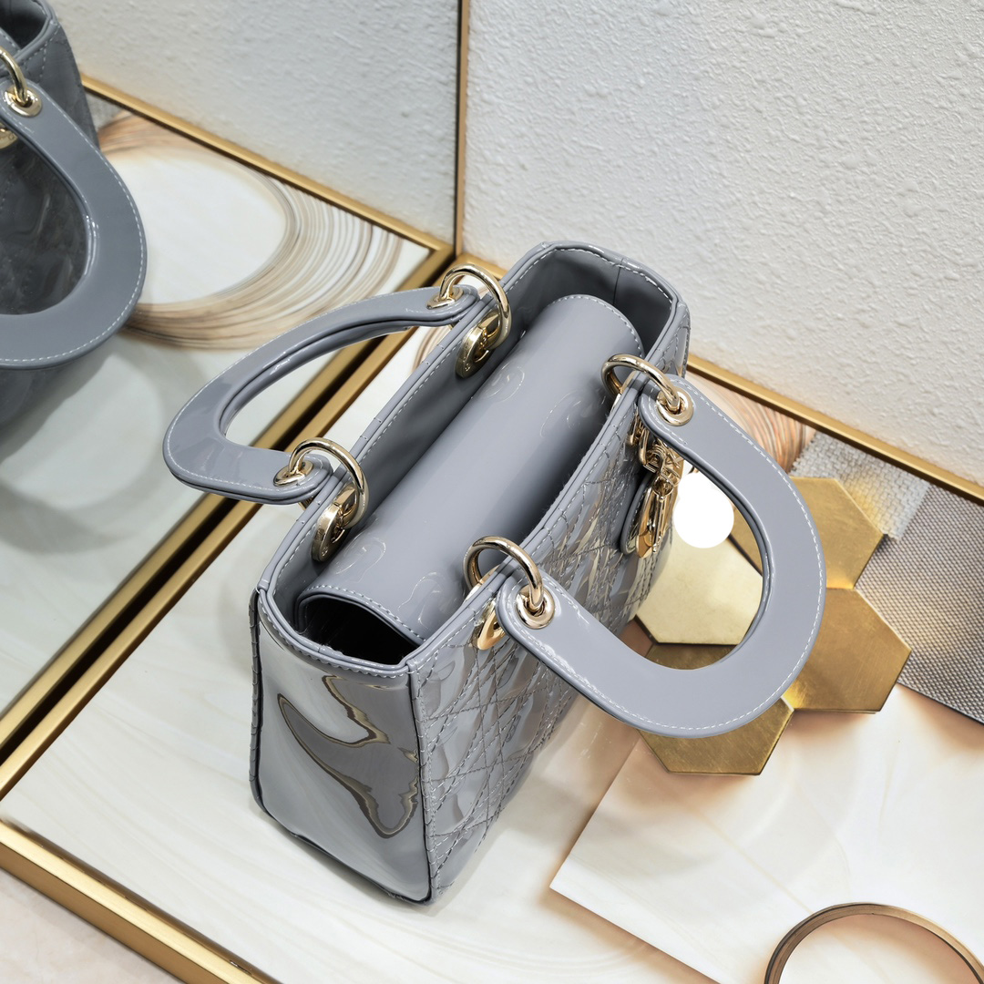 Designer handbag Shoulder bag crossbody bag Lady handbag Makeup bag patent leather Princess bag D2026