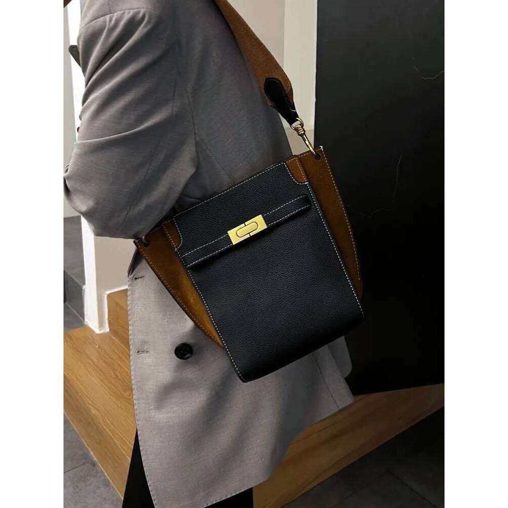Office Ladies Genuine Leather Bucket Vintage Softshell Cowhide Comfortable Wide Strap Shoulder Bag Designer Crossbody Bags