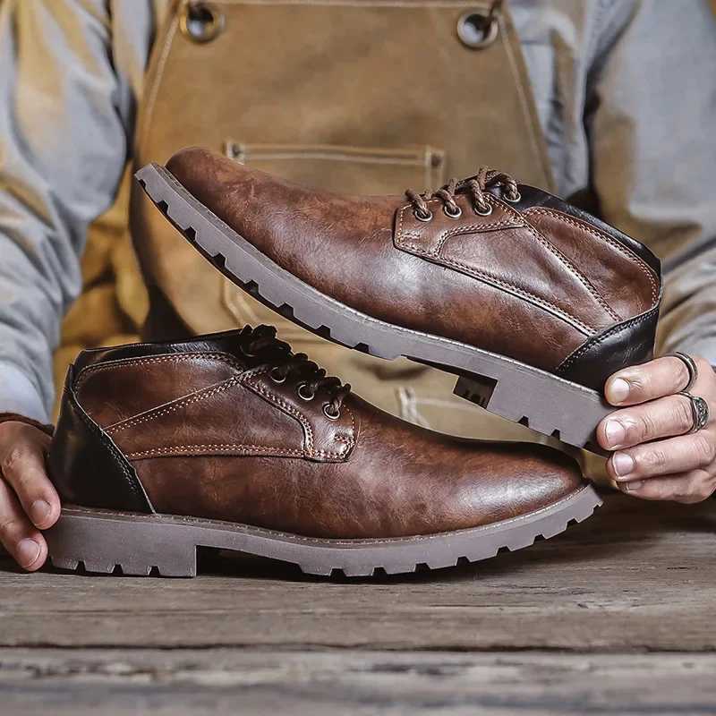 Retro Leather Men Shoes 4 Holes Lace Up Ankle Boots Fashion Design Outdoor Handmade Casual Shoes for Men British Leather Boots Z251029