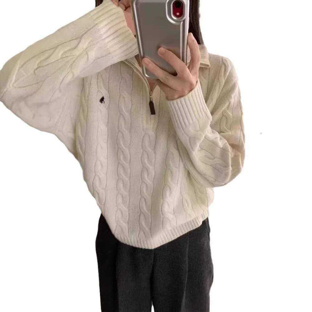 Design Sensation Audience Knitted Half Zipper Twist Soft Versatile Autumn Winter Small Size Cozy Sweater Designer Sweater Women Bear Sweater