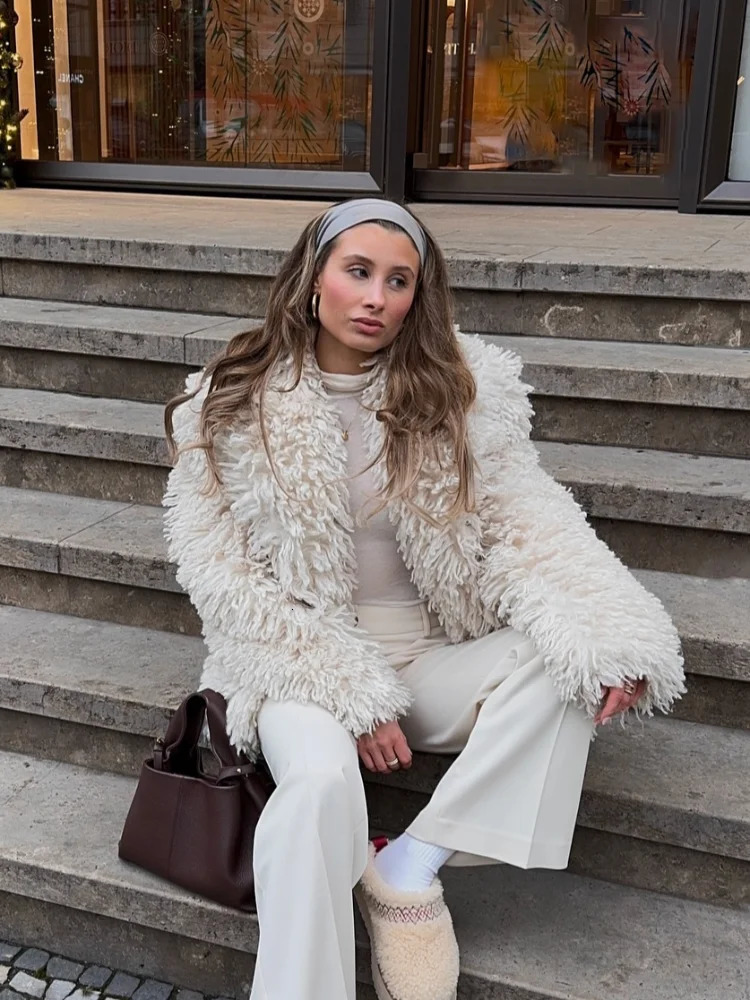 Solid Faux Fur Loose Short Coat Women Fashion Lapel Full Sleeve Warm Jacket Winter Daily Office Commute Street Outerwears 251028