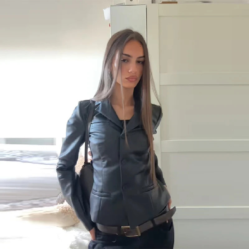 Fashionable Black Short Leather Jacket Single Long sleeves Slim Fit PU Temperament Coat 2025 Autumn Female Street Outwear 251029